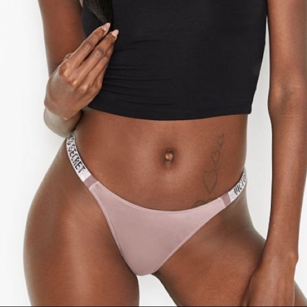 💜Victoria’s Secret‎ Very Sexy Bombshell Shine Strap Thong Panty💜